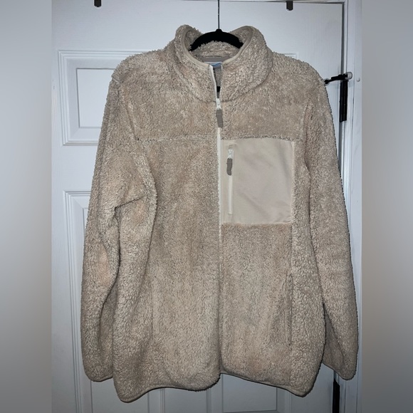 Columbia Jackets & Blazers - Fuzzy Columbia zip up jacket - cream colored